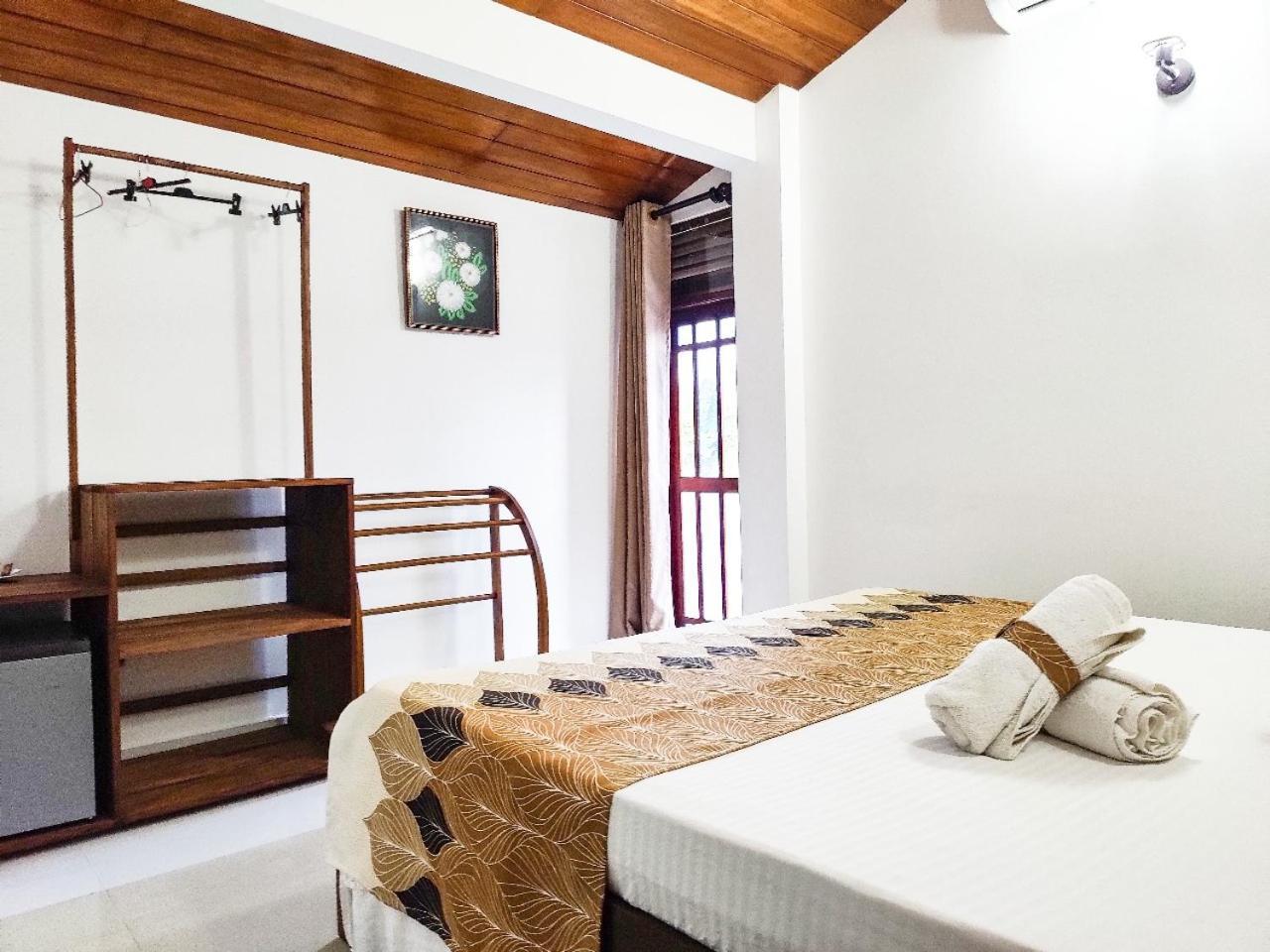 Villa 26 Уелигама Екстериор снимка
